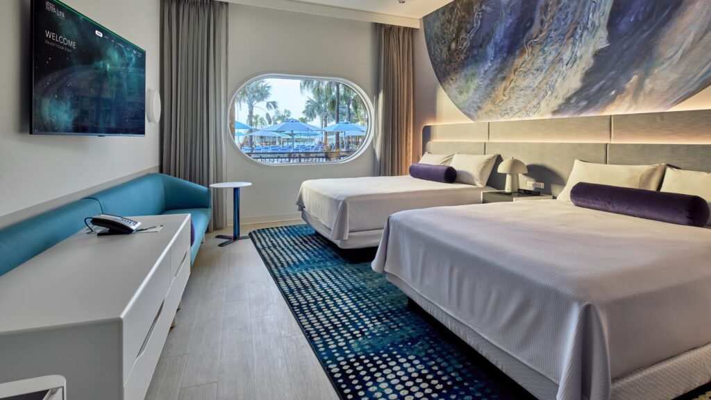 Universal Terra Luna Room