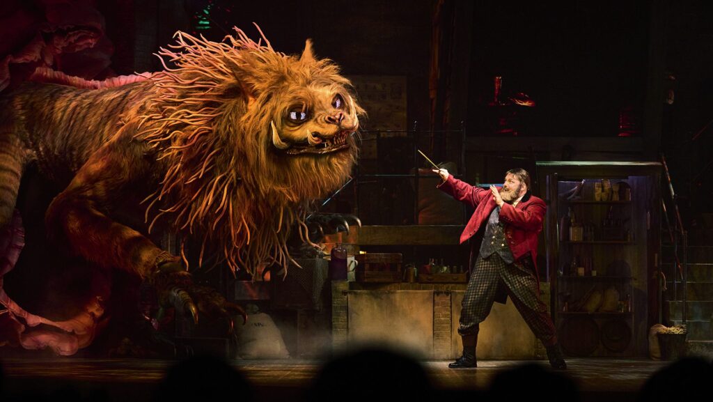 Le Cirque Arcanus combines live performers with dazzling special effects (Photo: Universal Orlando Resort)