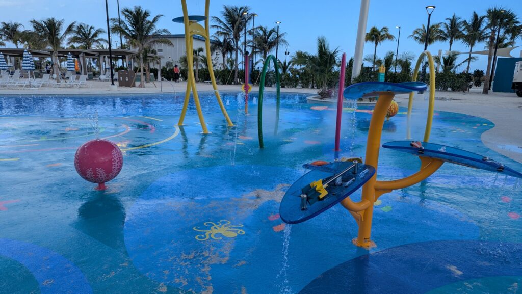 Babies and toddlers in swim diapers are welcome at the splash pad and shallow pool (Photo: Erica Silverstein)