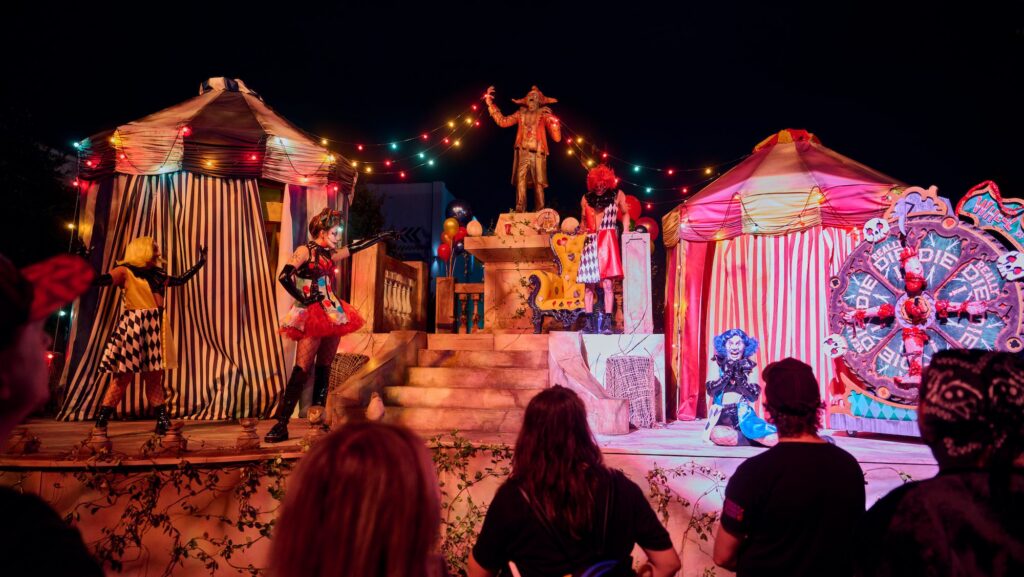 Scare zone at Halloween Horror Nights