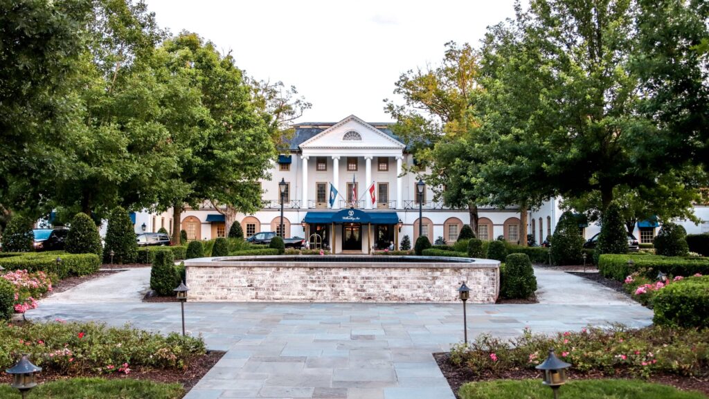 The exterior of the Williamsburg Inn in Williamsburg, VA