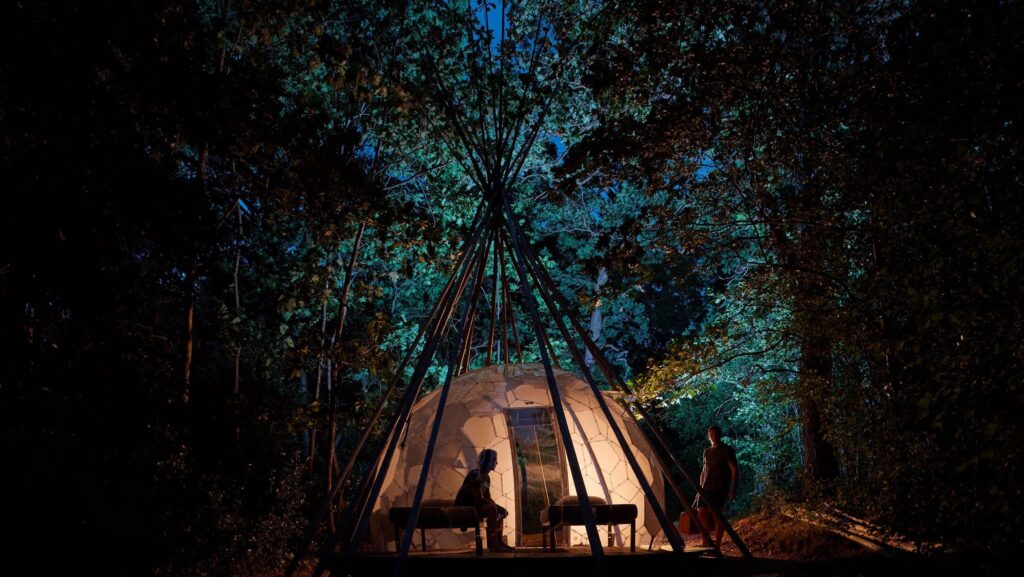 Kubah pengamatan bintang di Camp Wandawega