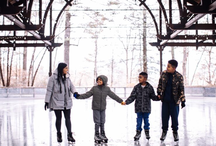 Family ice skating at Mohonk Mountain House