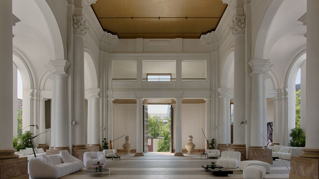 lobi NH Collection Milano CityLife